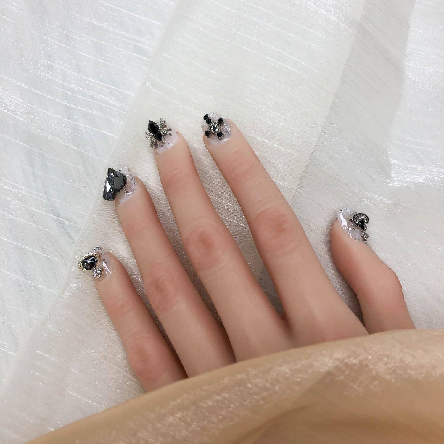 GGDDSHA Press On Nails Short, No Fade Out Fake NailsSeamless Fit Soft Gel Glue On Nails Charms For WomenHandmade Nail Art Manicure Gradient,Midnight Stardust - Image 4